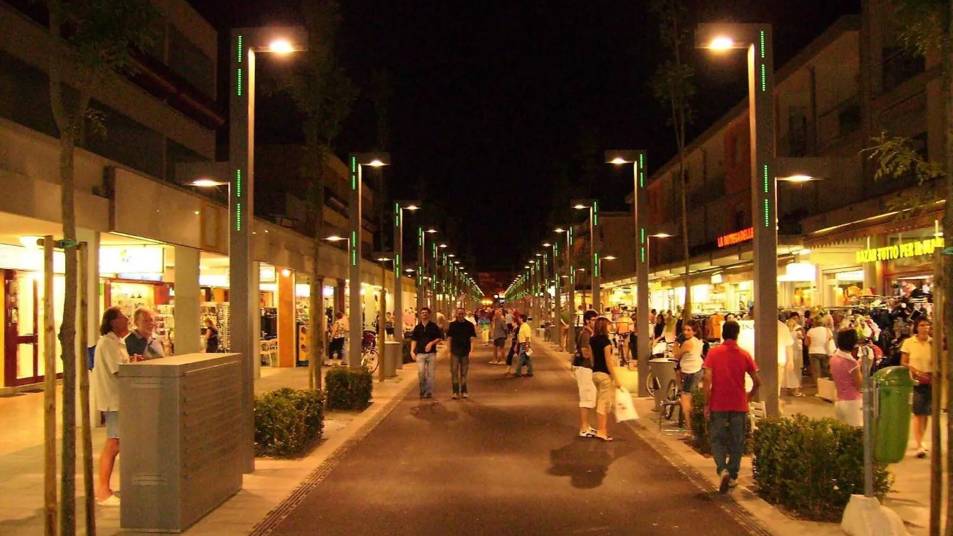 Beautiful Comfortable Apartment With A Large Balcony - Beach Place Bibione