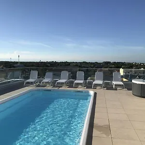 Quasar Apartment